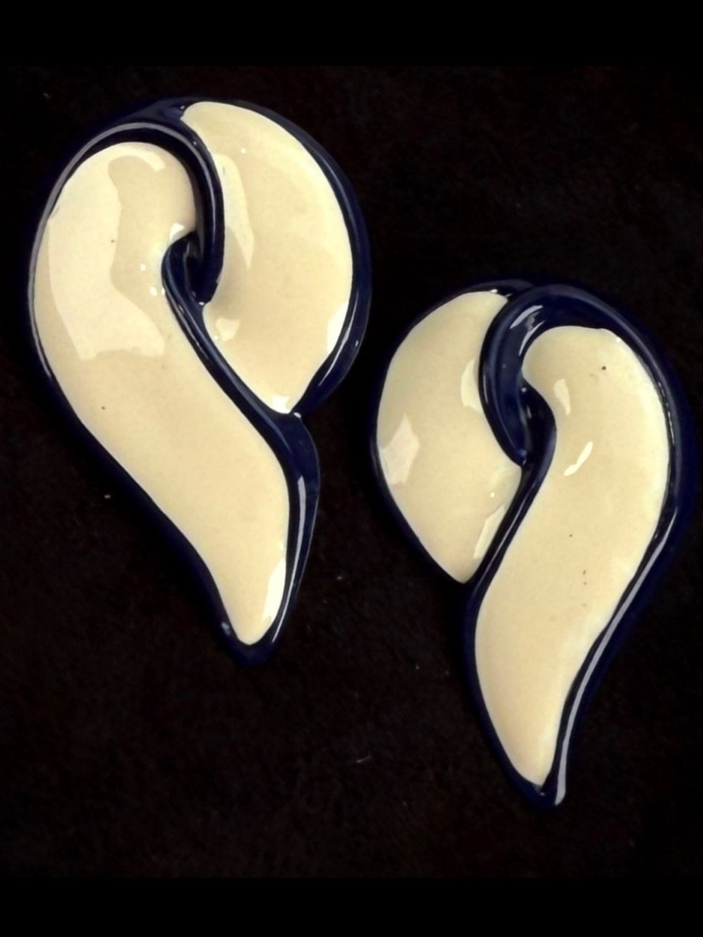 Lightweight vintage off-white navy pierced earrings